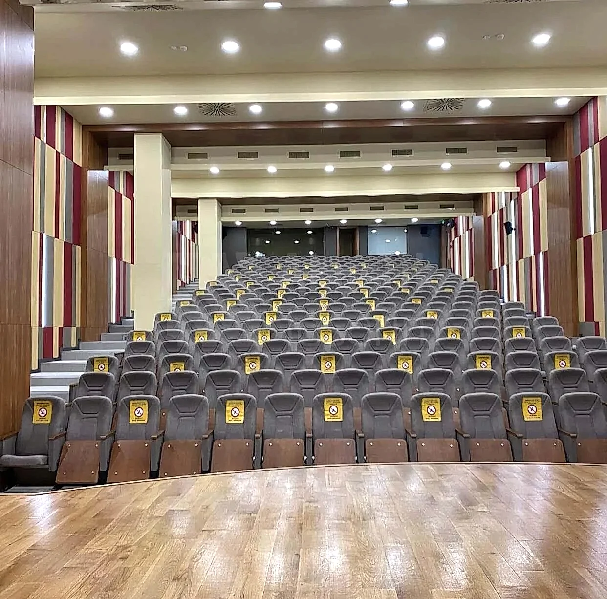 Konferans Salonu Ses Yalıtımı